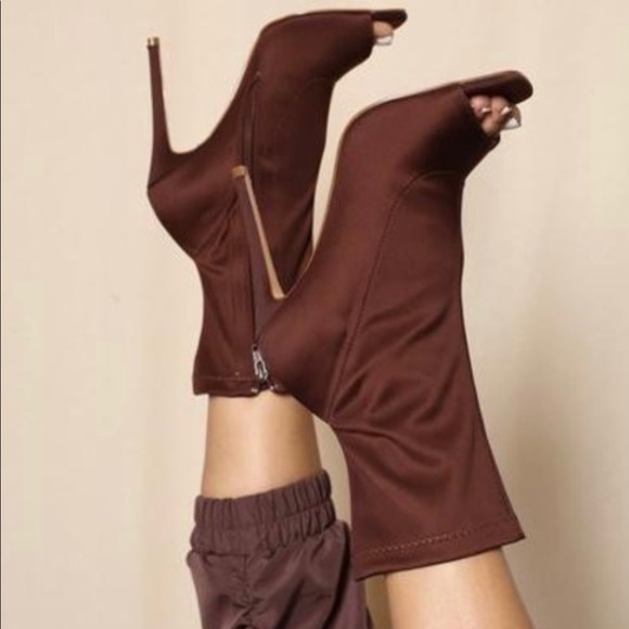 TWIGGY! (Brown) - Picture 2 of 6